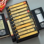 Kasety VHS wracają do łask. Kolekcjonerzy płacą setki złotych za stare filmy