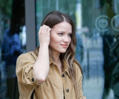 Kasia Popowska szykuje "Toast". Zobacz teledysk "Powiedz gdzie"