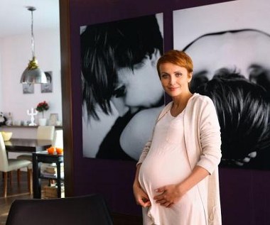 Kasia Zielińska wciela się w piękną i zjawiskową Betty, która przyciąga wzrok niemal wszystkich napotkanych mężczyzn.