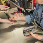 Kasjer może zakończyć zakupy pytaniem. Odmowa anuluje sprzedaż