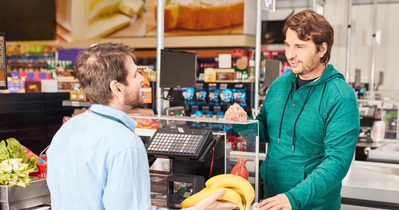 Kasjerzy i magazynierzy w sieci Kaufland Polska zarobią więcej. Zdjęcie ilustracyjne /123RF/PICSEL