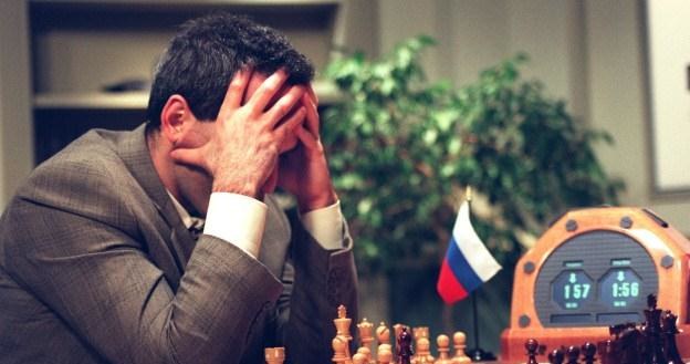 Kasparow przegrał w Deep Blue w wyniku błędu maszyny? /AFP
