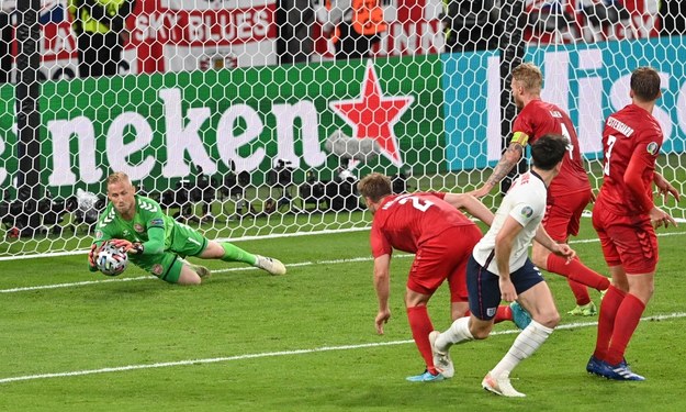Kasper Schmeichel podczas meczu Anglia - Dania /Justin Tallis/ POOL /PAP/EPA