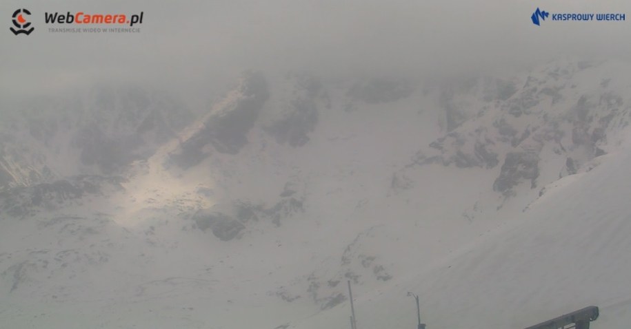 Kasprowy Wierch w ujęciu kamery online Polskich Kolei Linowych /pkl.pl / webcamera.pl /