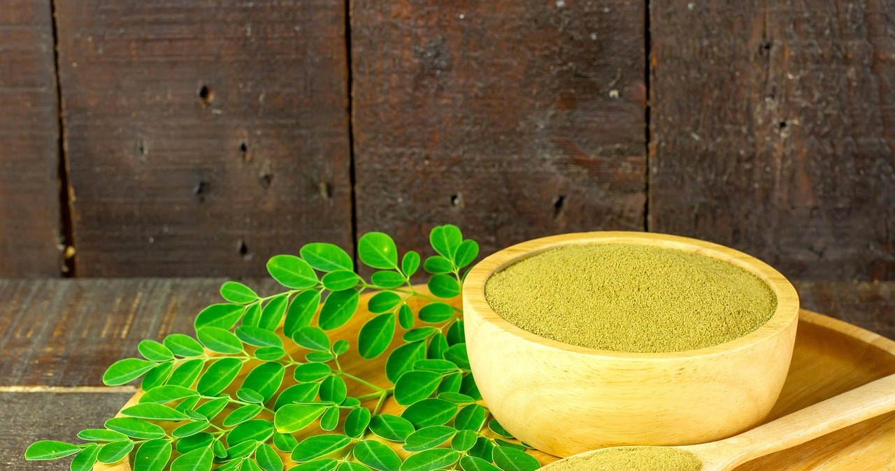 Кассія - це рослинний порошок, отриманий з листя рослини Cassia obovata, який використовується як засіб для зміцнення волосся /pixabay.com