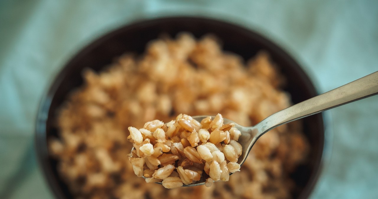 Kasze zawierające gluten to m.in. kasza jęczmienna, bulgur, kuskus. W diecie bezglutenowej może je zastąpić: kasza jaglana, gryczana kukurydziana lub komosa ryżowa /123RF/PICSEL