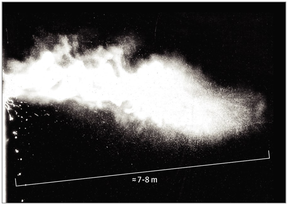 Kaszlnięcie, czy kichnięcie emituje drobinki śluzu i śliny na odległość do 8 metrów /Materiały prasowe