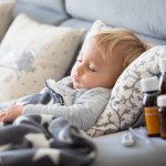 Katar u niemowlaka. O czym trzeba wiedzieć i jak leczyć?