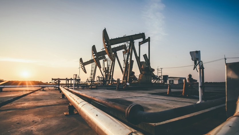 Katar wtrzymał produkcję, Arabia Saudyjska zamknęła rafinerię. Skok cen ropy i gazu