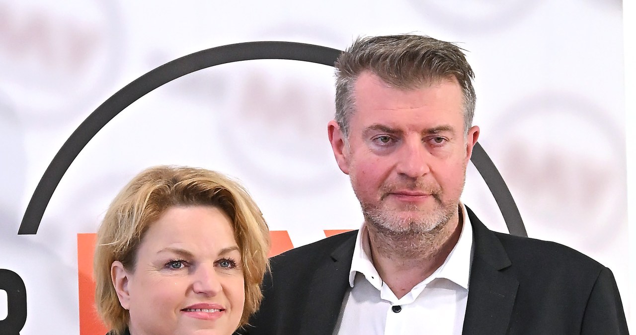 Katarzyna Bosacka z mężem na premierze spektaklu "Podróż poślubna plus" /Radosław Nawrocki /Agencja FORUM