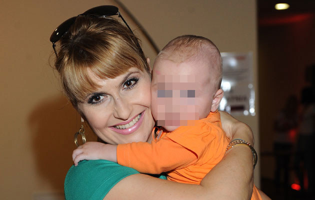 Katarzyna Skrzynecka z córką Alikią Ilią /MWMedia