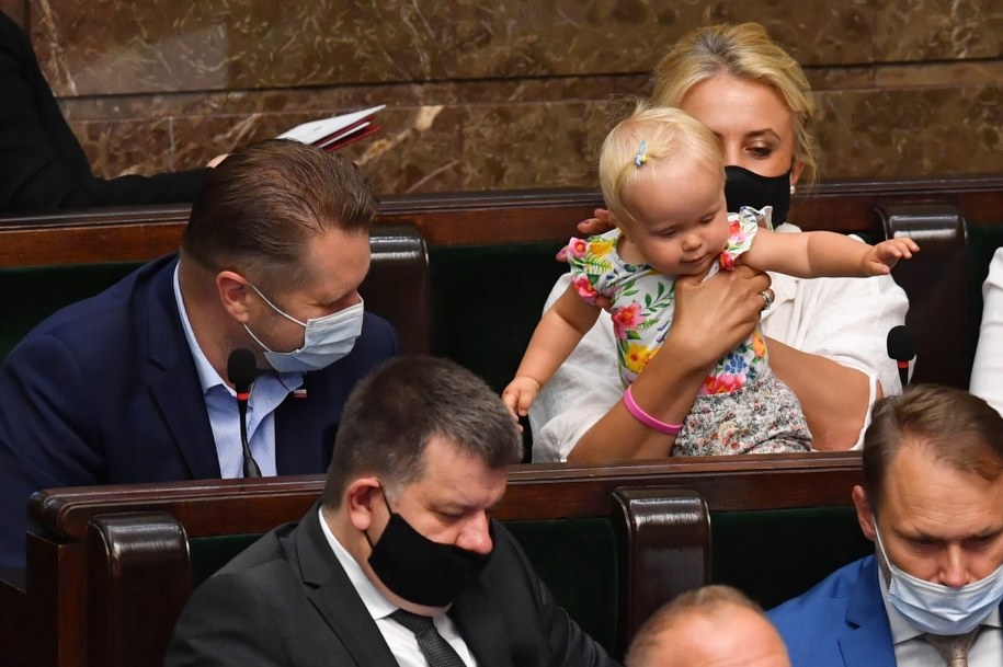 Katarzyna Sójka z córką /Radek Pietruszka /PAP