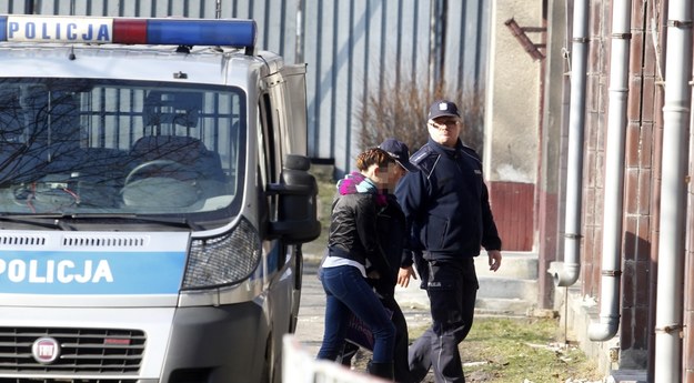 Katarzyna W. jest wprowadzana do budynku Sądu Okręgowego w Katowicach /Andrzej Grygiel /PAP