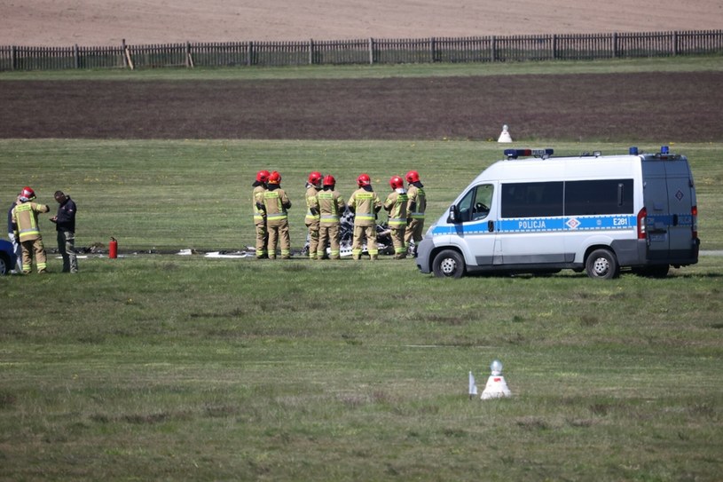 Katastrofa awionetki na lotnisku w Zielonej Gorze /PIOTR JEDZURA/REPORTER /Reporter