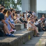 Katastrofa demograficzna po polsku. Psycholog mocno o wychowaniu młodzieży