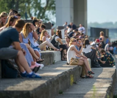 Katastrofa demograficzna po polsku. Psycholog mocno o wychowaniu młodzieży