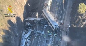 Katastrofa kolejowa w Hiszpanii. Eksperci badają dwie hipotezy