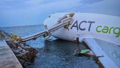 Katastrofa na lotnisku, samolot wpadł do morza. Są zabici