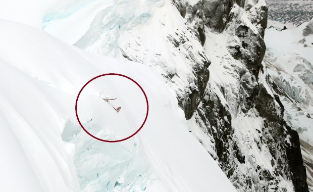 Katastrofa samolotu na Alasce. Ratownicy czekają na lepszą pogodę, by ruszyć po ciała Polaków