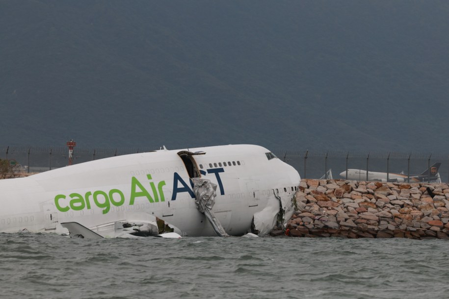 Katastrofa samolotu w Hongkongu /MAY JAMES /PAP/EPA