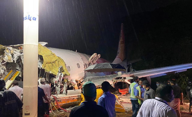 Katastrofa samolotu w Indiach. Maszyna rozbiła się podczas lądowania 