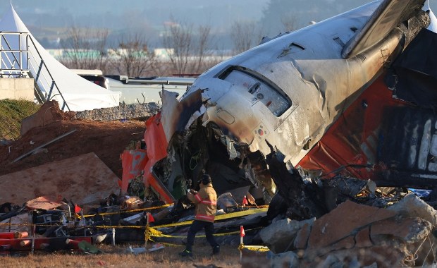 Katastrofa samolotu w Korei Południowej. W silniku znaleziono ptasie pióra