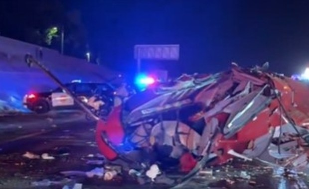 Katastrofa śmigłowca na autostradzie. Trzy osoby w stanie krytycznym