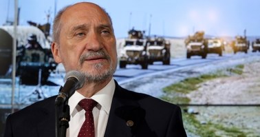 Katastrofa smoleńska. Macierewicz: We wrześniu 2010 r. wiadomo było, że ciała są pomieszane