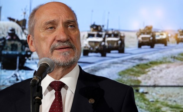 Katastrofa smoleńska. Macierewicz: We wrześniu 2010 r. wiadomo było, że ciała są pomieszane