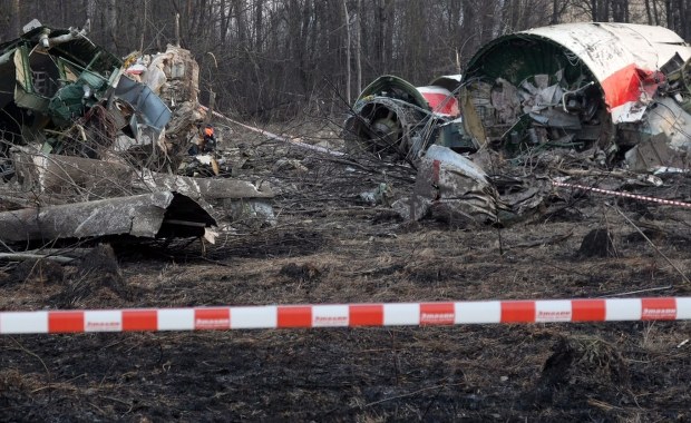 Katastrofa smoleńska. Pierwsze próbki pobrane w czasie ekshumacji wysłano do Irlandii Płn.