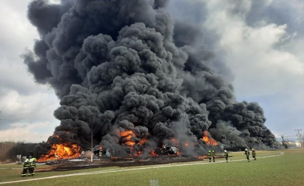 Katastrofa w Czechach. Eksplozje i potężny pożar pociągu z chemikaliami