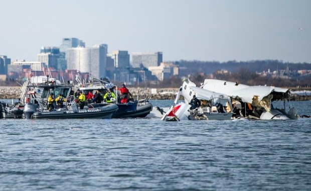 Katastrofa w USA. "NYT": Jeden kontroler pełnił obowiązki dwóch pracowników