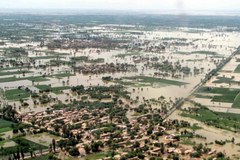 Katastrofalne powodzie w Pakistanie, ucierpiało około miliona osób 