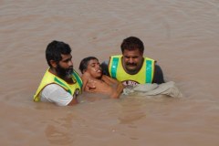 Katastrofalne powodzie w Pakistanie, ucierpiało około miliona osób 