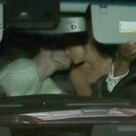 Kate Beckinsale całuje się w aucie z młodym kochankiem