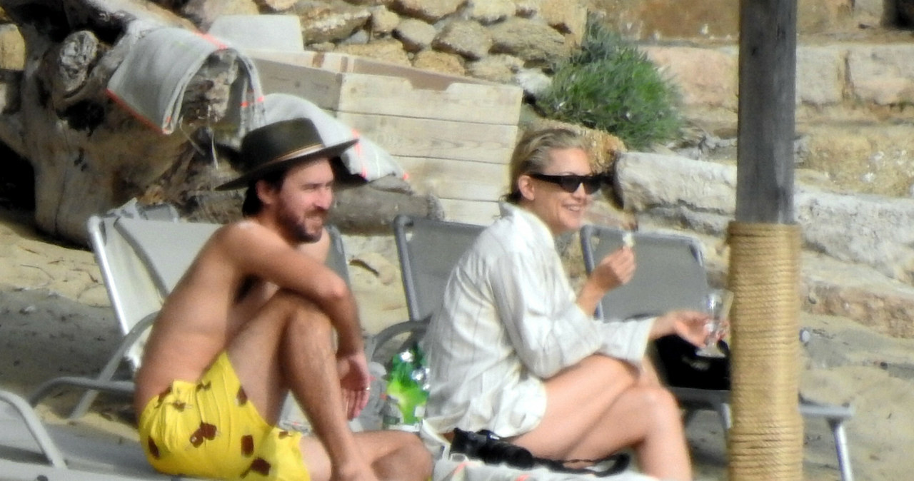 Kate Hudson z rodziną podczas wakacji w Grecji /SplashNews.com /East News