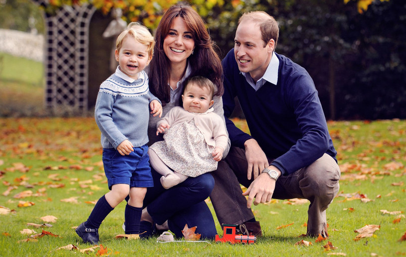 Kate i William z dziećmi /East News