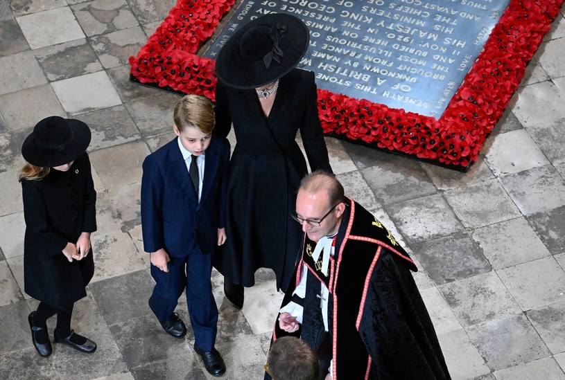 Kate, księżna Walii wraz z synem księciem Jerzym i księżniczką Charlotte /AFP