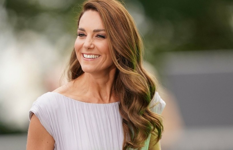 Kate Middleton jest bardzo szczupła, ponieważ kocha sport. Przed ślubem z księciem Williamem miała stosować jednak dietę Dukana /Dominic Lipinski/Press Association /East News