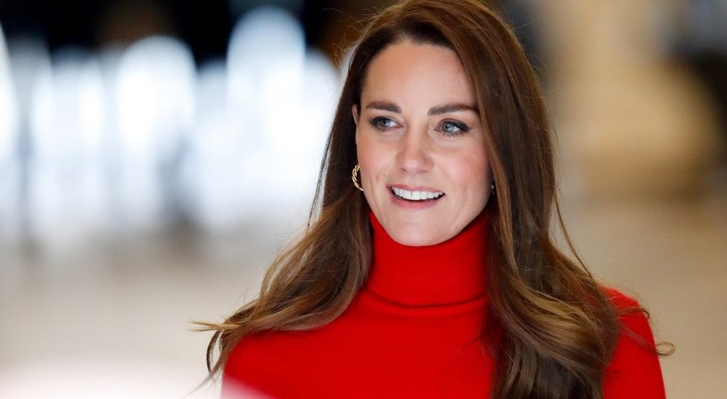 Kate Middleton pięknie wygląda w czerwieni. W tym kolorze po prostu nie da się pozostać niezauważoną! / Max Mumby/Indigo / Contributor /Getty Images