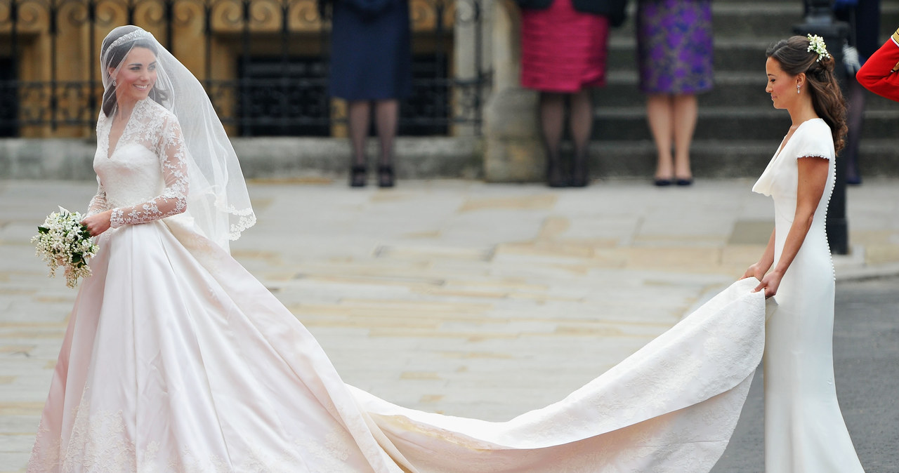 Kate Middleton w dniu swojego ślubu wraz z siostrą Pippą /Getty Images