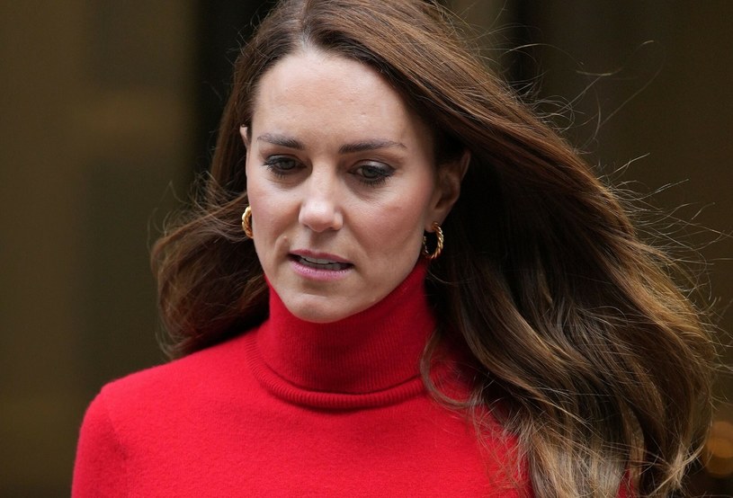 Kate Middleton wybiera subtelne dodatki, które pięknie podkreślają jej urodę /Rex Features /East News