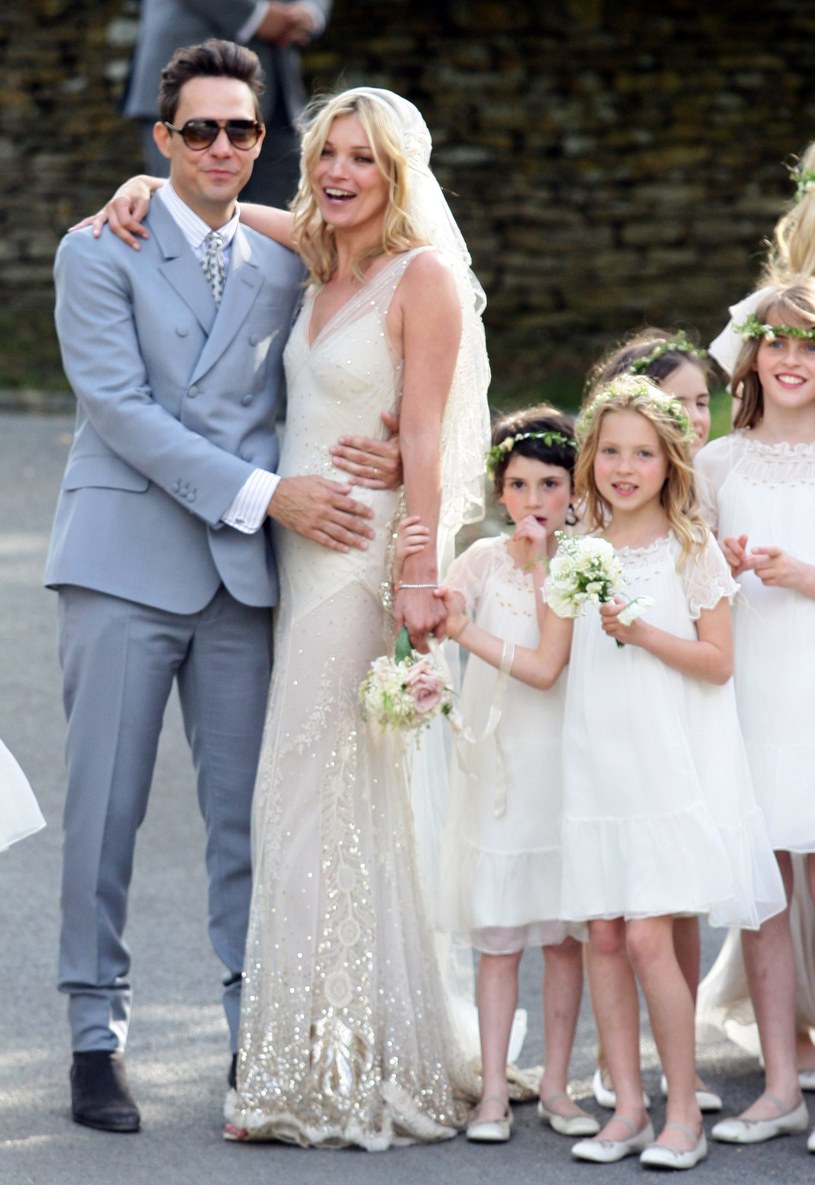Kate Moss i Jamie Hince po ceremonii zaślubin &nbsp; /Agencja FORUM