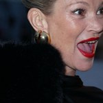 Kate Moss i jej figlarna pierś na imprezie w Londynie. Fani zobaczyli wszystko