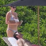 Kate Upton w za małym bikini!