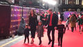 Kate, William i ich dzieci - rodzina w komplecie na czerwonym dywanie
