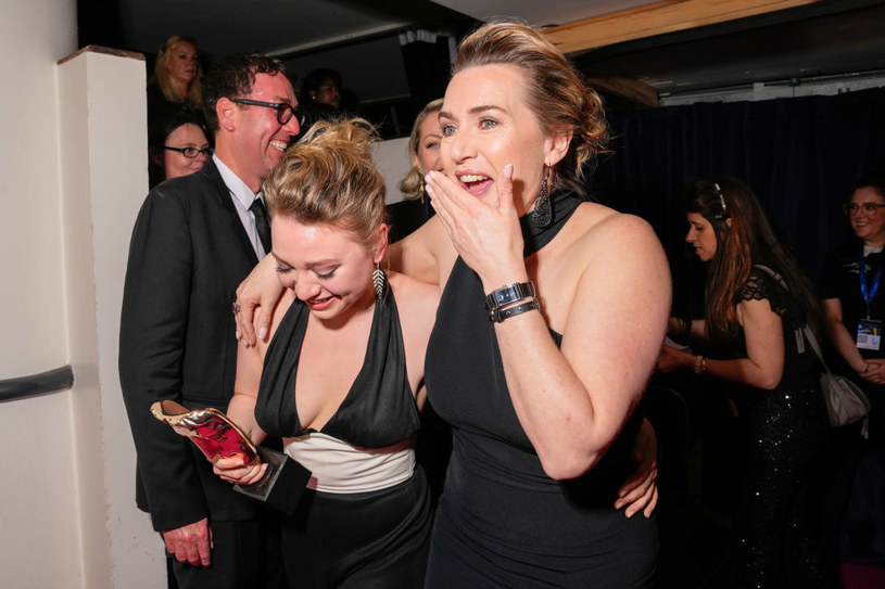 Kate Winslet i Mia Threapleton /	Scott Garfitt /Getty Images