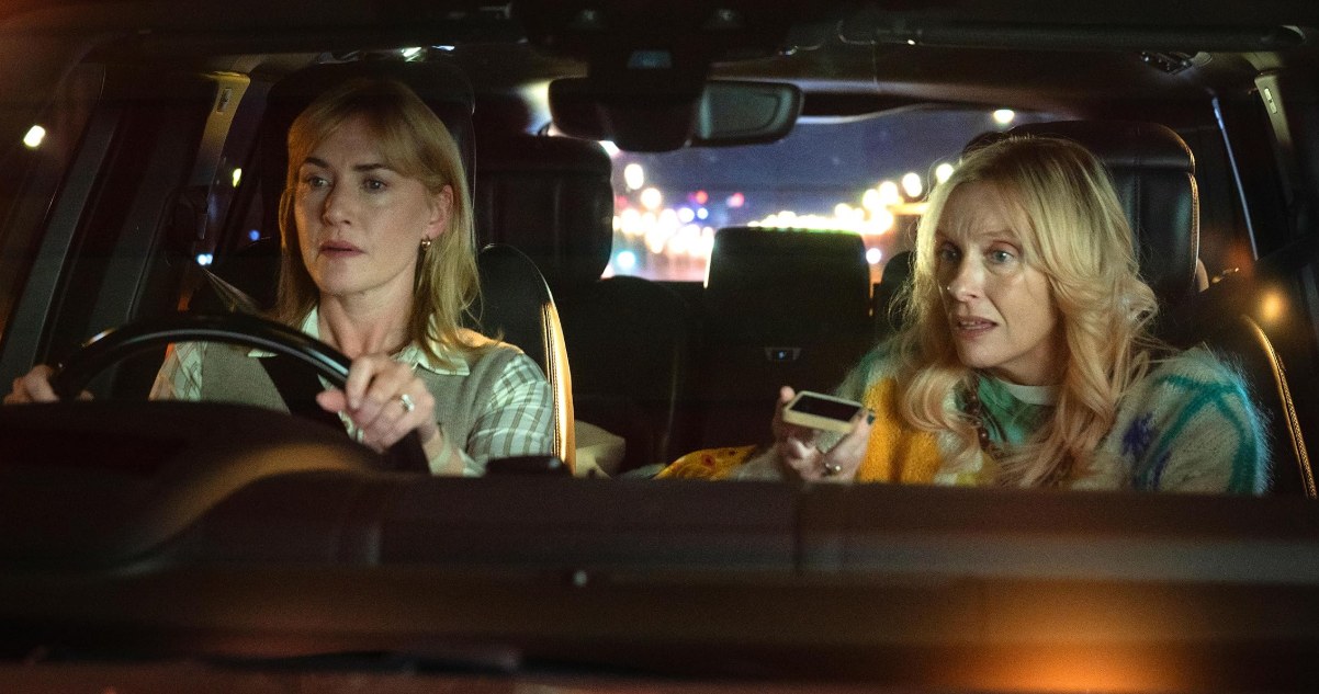 Kate Winslet i Toni Collette w filmie "Żegnaj, June" / Netflix /materiały prasowe