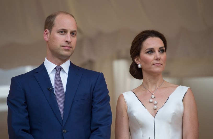 Kate wyglądała na niezadowoloną iw ciąż stroiła znaczące miny do męża. /Pool/Samir Hussein / Contributor /Getty Images