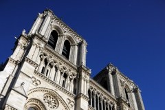 Katedra Notre Dame na archiwalnych zdjęciach